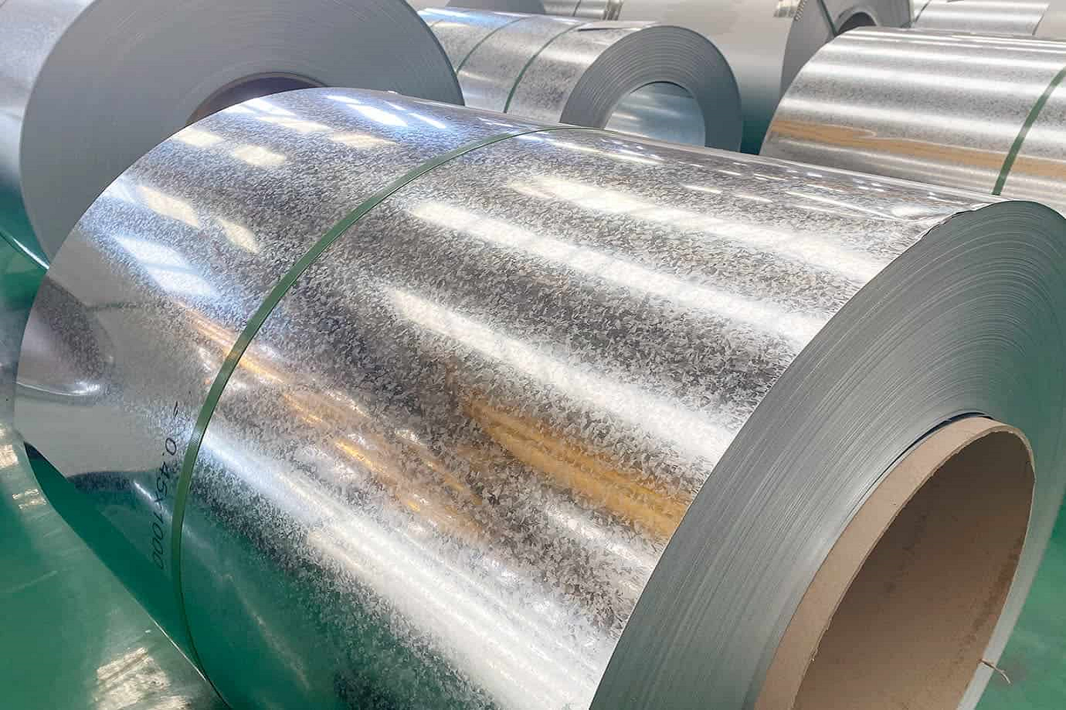 چگونه با انتخاب درست ورق استیل هزینه پروژه را کاهش دهیم؟